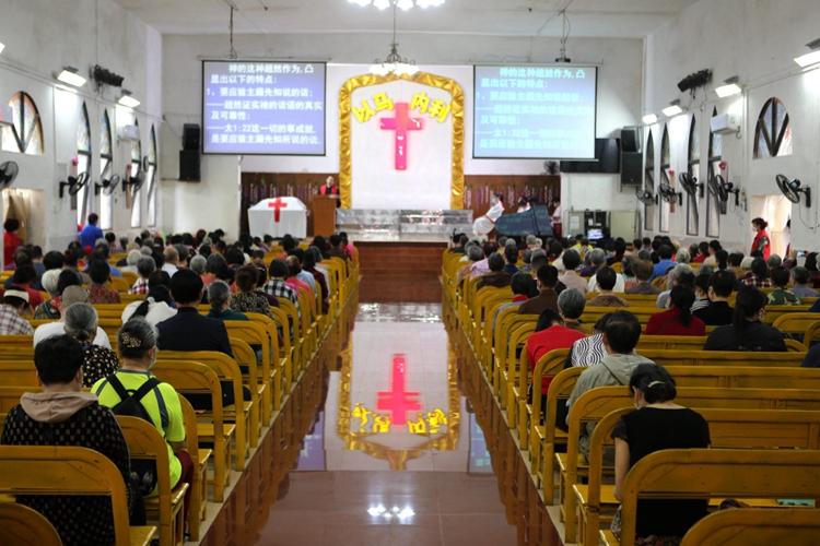 A communion service was hosted at Beique Road Church in Liuzhou, Guangxi, on May 7, 2023.