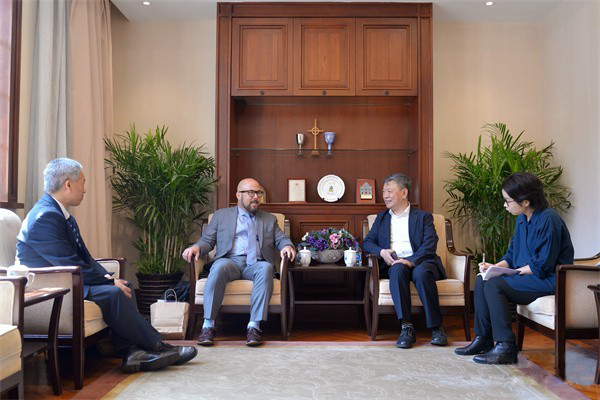 Rev. Wu Wei, president of CCC, received Mr. Levi Park, International Director of the Luis Palau Association, at the station of CCC&TSPM in Shanghai on May 15, 2023.