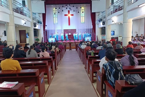 A worship service was held to celebrate the formation of the women’s fellowship at Yaodu District Church in Linfen, Shanxi, on May 13, 2023.