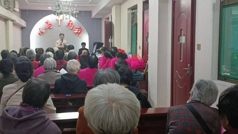 Yaodu District Church conducted a collective birthday celebration for more than 50 senior believers over 80 in Linfen City, Shanxi Province, on October 13, 2023.