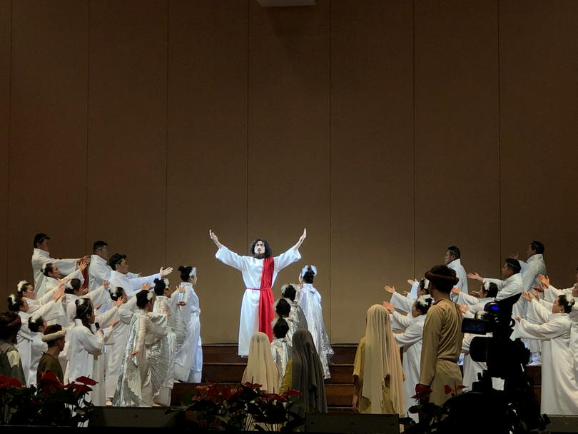 The Chongyi Church commenced a Christmas celebration event themed “Rebuild of Life" in Hangzhou City, Zhejiang Province, on the evening of December 17, 2023.