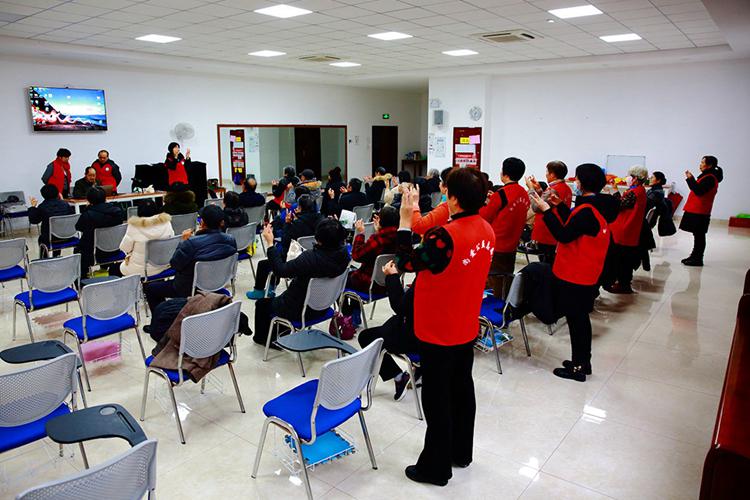 Cancer patients and their family members attended a lecture given by Dr. Duan Guangjun, a specialist in the First People's Hospital of Kunshan at the Shang’ai Public Welfare Base in Jiangsu on February 28, 2024.