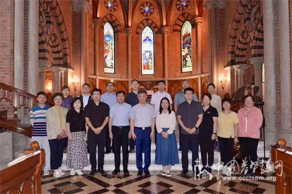A delegation from Beijing CC&TSPM and representatives of CCC&TSPM took a group picture in the Holy Trinity Cathedral, Shanghai, on August 20, 2024.