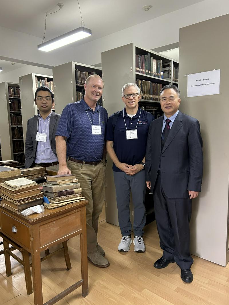 A delegation of the Outreach Foundation of the Presbyterian Church in the USA extended their visit to East China Theological Seminary in Shanghai on October 8, 2024.