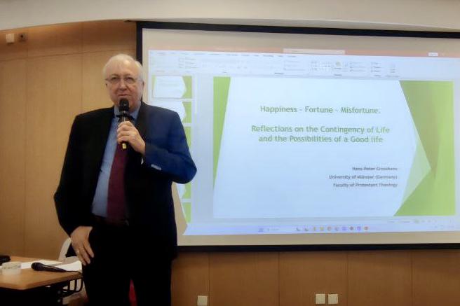 Prof. Dr. Hans-Peter Grosshans, Professor of Systematic Theology at the University of Münster, delivered a lecture titled "Happiness—Fortune—Misfortune: Reflections on the Contingency of Life and the Possibilities of a Good Life" at the Chinese University of Hong Kong (CUHK) in Hong Kong on March 19, 2025.