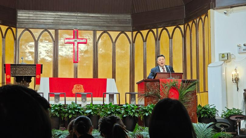 Rev. Zhang Wenzhe delivered a sermon titled "Victorious Entry" at a Sunday service held by Beijing Chongwenmen Church on April 13, 2025.