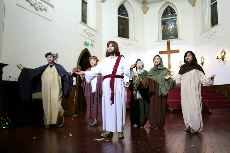 Young church coworkers staged the Easter play "The Turn of Life" at Yuguang Church in Dalian, Liaoning Province, on Good Friday, April 18, 2025.