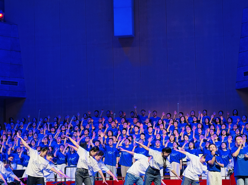 On the evening of May 4, 2025, young believers staged songs and dances to mark the 20th anniversary of Chongyi Church's new building in Hangzhou, Zhejiang Province.