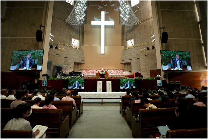 On May 3, 2025, the congregation gathered to celebrate the 20th anniversary of the Chongyi Church's new building in Hangzhou, Zhejiang Province.