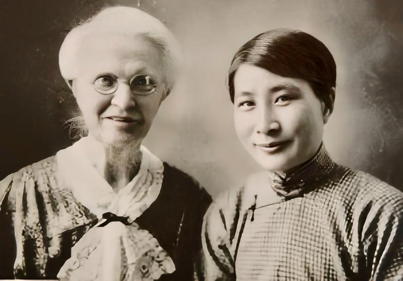 Lydia Trimble and Lucy Wang