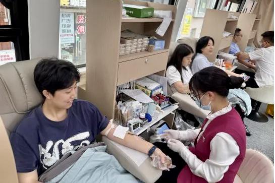Believers participated in a blood donation event organized by Nanshan Church, Qiaocheng Church, Meinian Church, and Baishizhou Church in Nanshan District, Shenzhen, on May 18, 2025.