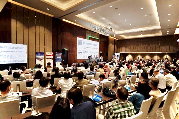 A photo was taken at the 2025 Singapore–Malaysia Chinese Pastors and Leaders Summit, organized by the World Chinese Christianity Alliance (WCA) and co-organized by the Singapore Chinese Christianity Alliance and the Malaysia Chinese Christianity Alliance, from May 12–14, 2025, in Johor Bahru, Malaysia.