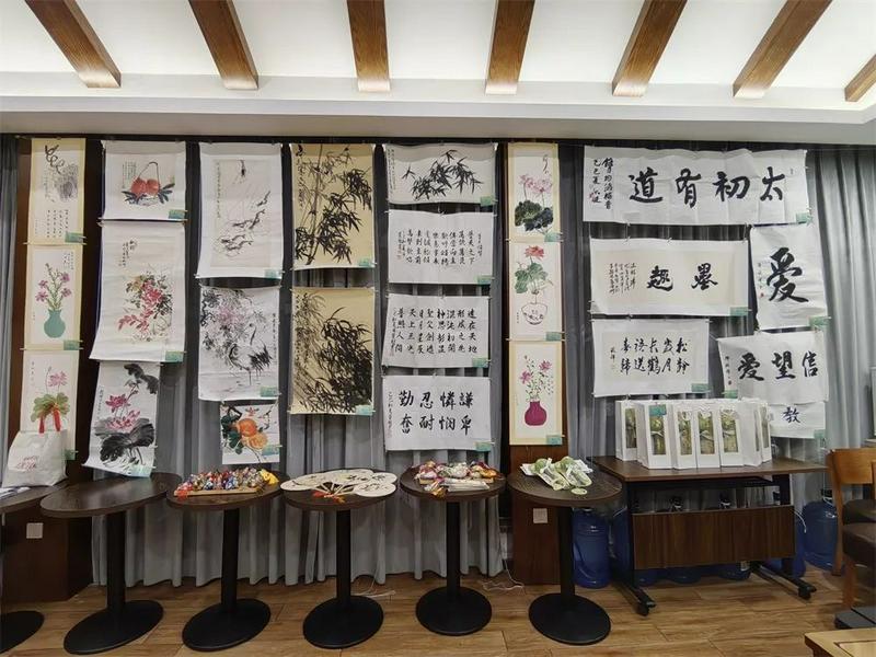 On May 25, 2025, Sicheng Church in Hangzhou, Zhejiang Province, held a charity sale exhibition featuring traditional Chinese calligraphy and painting artworks to mark the Dragon Boat Festival.