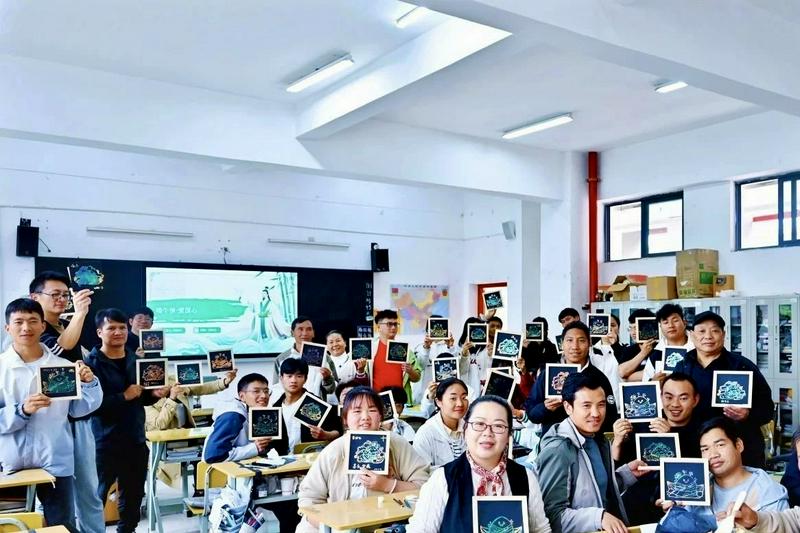 On May 27, 2025, Yunnan Theological Seminary in Kunming City, Yunnan Province, held a traditional cultural experience event featuring intangible cultural heritage to mark the Dragon Boat Festival.