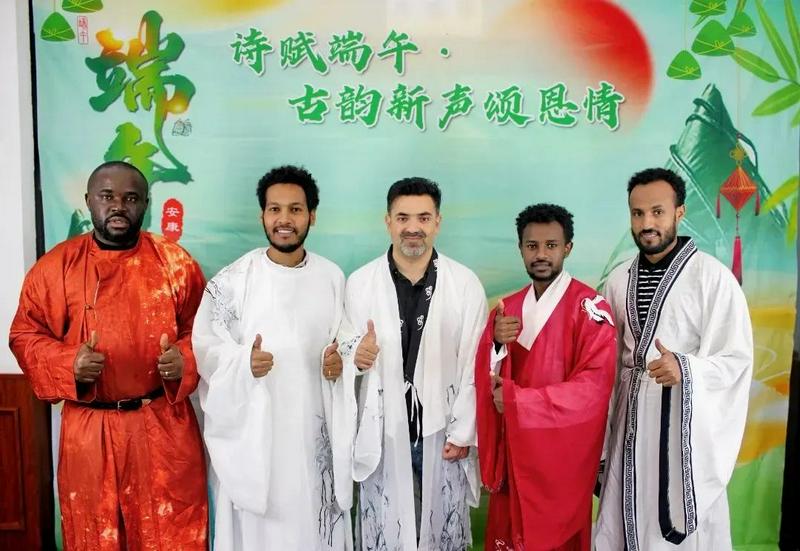 On May 31, 2025, foreigners in traditional Chinese attire joined the Dragon Boat Festival event co-hosted by Song’en Church and God’s Grace Church in Qingpu District, Shanghai.