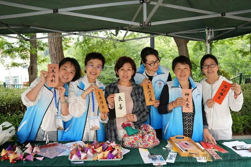 On May 31, 2025, believers donated their creations for a charity sale in celebration of the Dragon Boat Festival at Jiangsu Road Church in Qingdao City, Shandong Province.