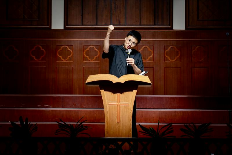 Rev. Wang Kaicheng preached during the 2025 baptism service for 90 seekers at Ningbo Centennial Church in Ningbo City, Zhejiang Province, on July 27, 2025.