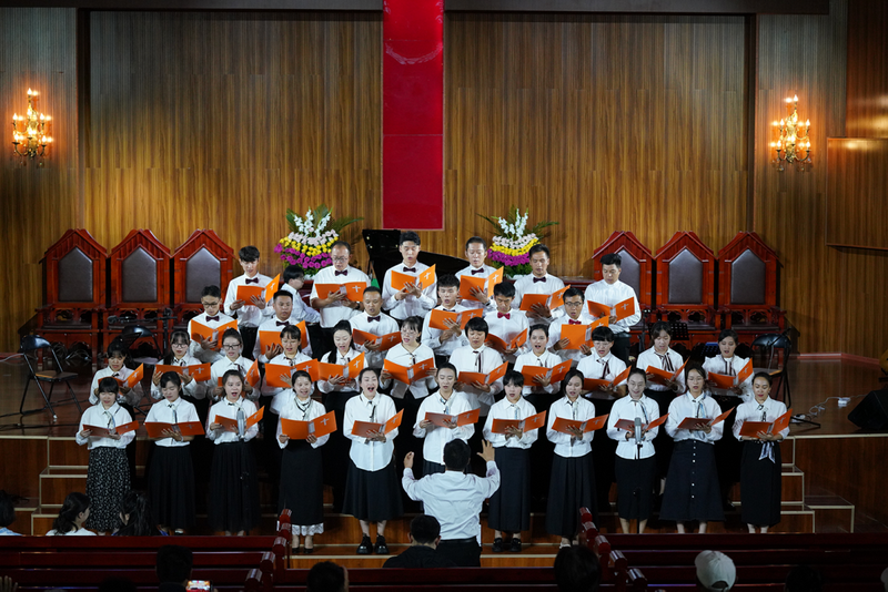 The choir performed a choral piece at the "A Song of Ascents" summer charity concert held at Beichen Church in Kunming, Yunnan Province, on August 16, 2025.