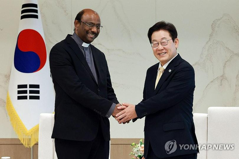 World Council of Churches (WCC) general secretary Rev. Prof. Dr Jerry Pillay paid a courtesy visit to H.E. President of the Republic of Korea Lee Jae-myung.