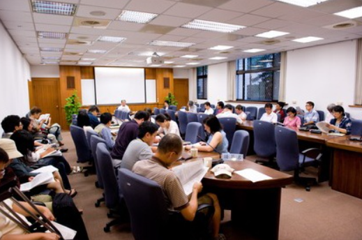 A seminar was held at the conference room of the Archives Hall in the Institute of Modern History, Academia Sinica, in Taipei, Taiwan, on an unknown day.