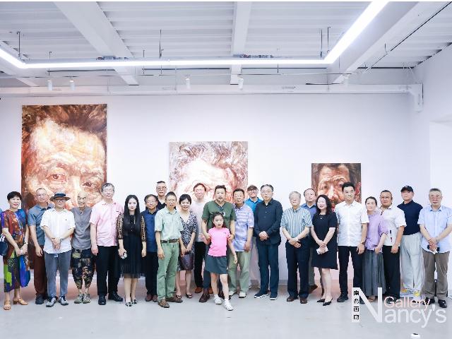 A group photo was taken during the opening ceremony of "Life Portrait – An Exhibition of Liu Yaming's Self-Portraits" at Nancy's Gallery in the Shanghai, on September 6, 2025.