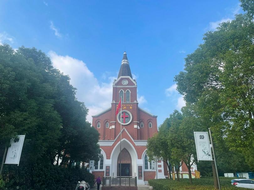 An exterior picture of Shengguang Church in Nanjing, Jiangsu
