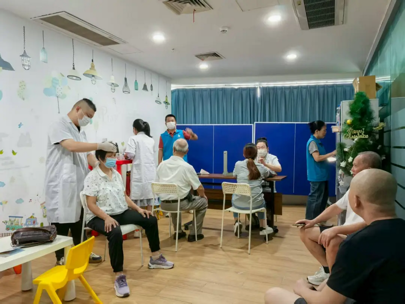On September 6, 2025, Xiangmihu Church in Shenzhen, Guangdong, hosted a free medical clinic.