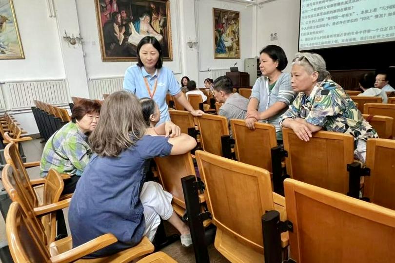 Believers engaged in discussion on "Knowing God, the Church, Future Generations, and Individuals" during a Bible reading and prayer fellowship at Gangwashi Church in Beijing on September 5, 2025.