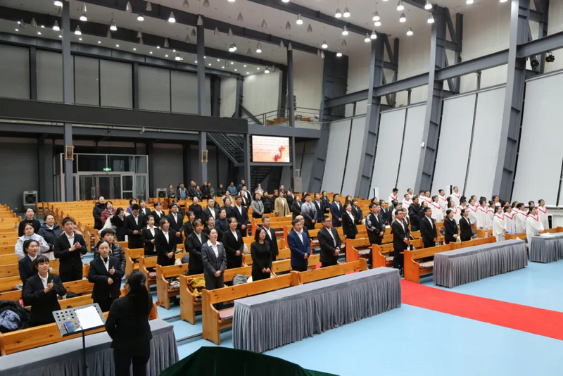 Faculty, students, and staff of the Heilongjiang Theological Seminary attended the seminary's 2025 Thanksgiving Holy Communion service in Harbin, Heilongjiang, on October 16, 2025.