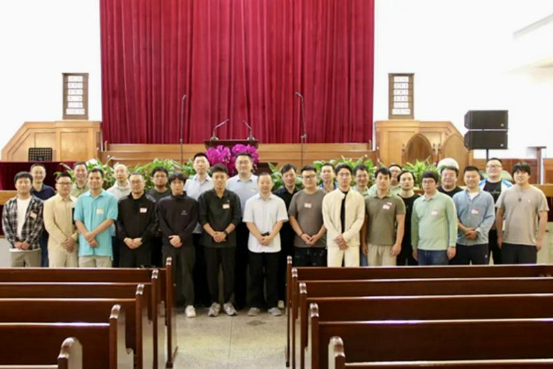 A commemorative photo was taken during the men's revival meeting at the Huxi Church in Shanghai on October 18, 2025.