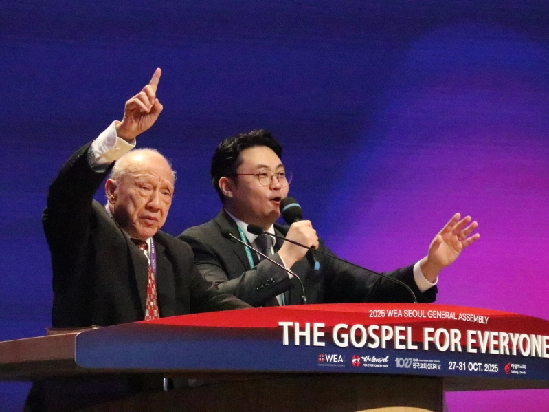 Rev. Stephen Tong spoke at the 14th General Assembly of the World Evangelical Alliance.