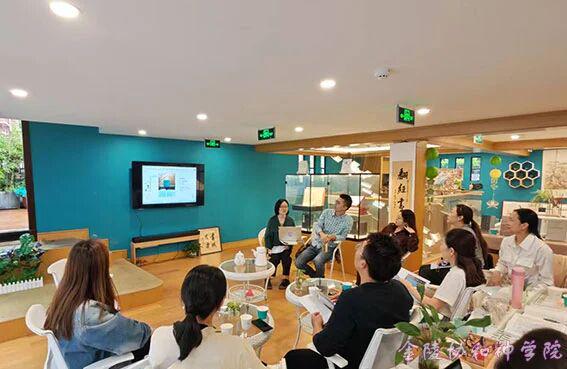 Nanjing Union Theological Seminary exchanged with CCC&TSPM recently in Shanghai.