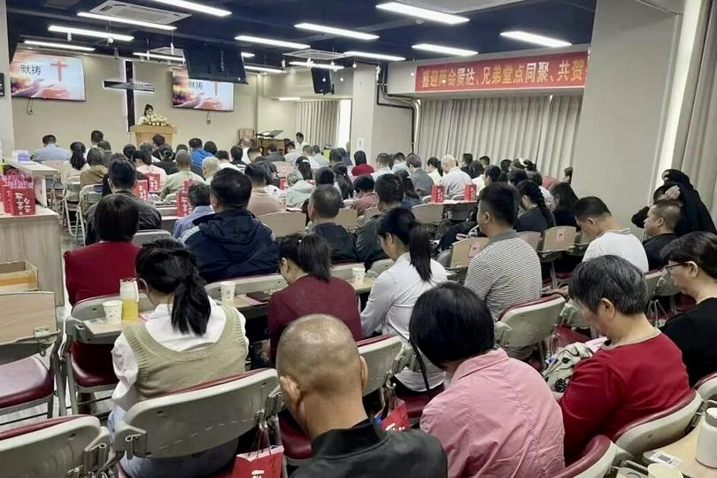 The congregation attended the dedication ceremony of the Liaobu Temporary Christian Activity Site in Dongguan, Guangdong, on November 15, 2025.