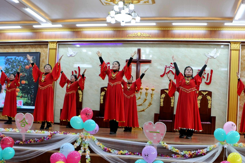 A group of Christian women worshipped God through their dance during the dance fellowship held by Taian County's TSPM in Anshan, Liaoning Province, on November 15, 2025.