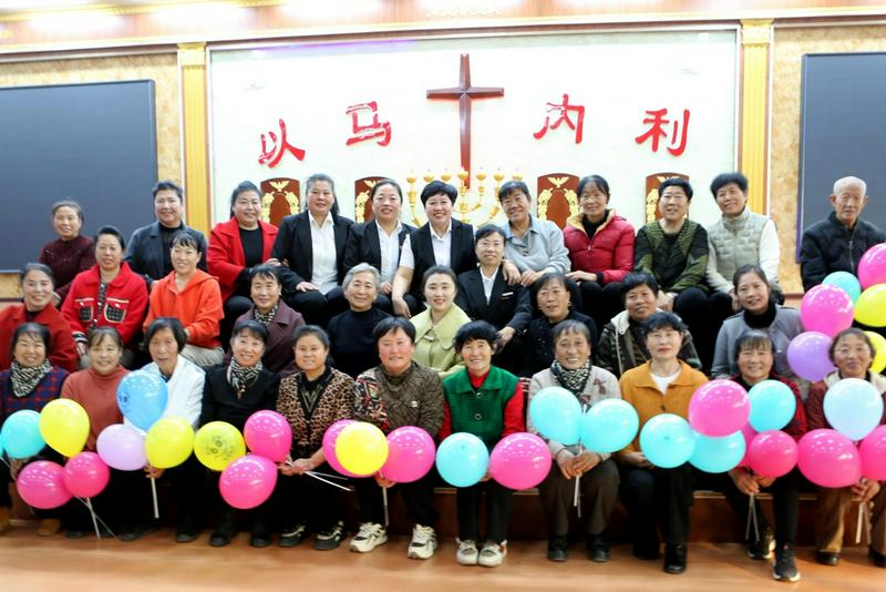 A commemorative photo was taken during the dance fellowship held by Taian County's TSPM in Anshan, Liaoning Province, on November 15, 2025.