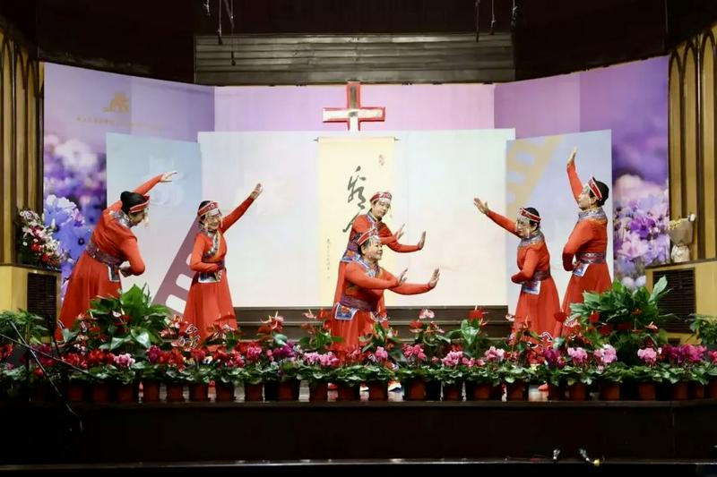 A group of Christian women presented a dance performance during the celebration gala for the 155th anniversary of Chongwenmen Church on November 16, 2025.