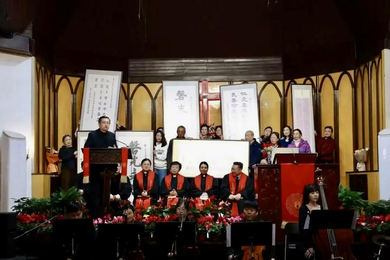 Members of the Scripture Copying Fellowship showcased several calligraphy works during the closing thanksgiving service of Chongwenmen Church’s 155th anniversary in Beijing on November 16, 2025.