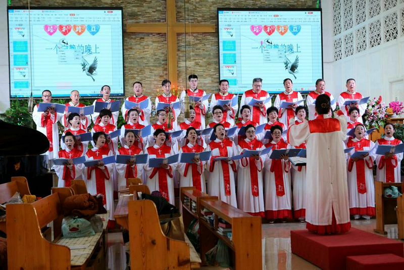 The choir of Shuishiying Church in Dalian, Liaoning Province, presents a song titled "A Silent Night" on December 21, 2025.