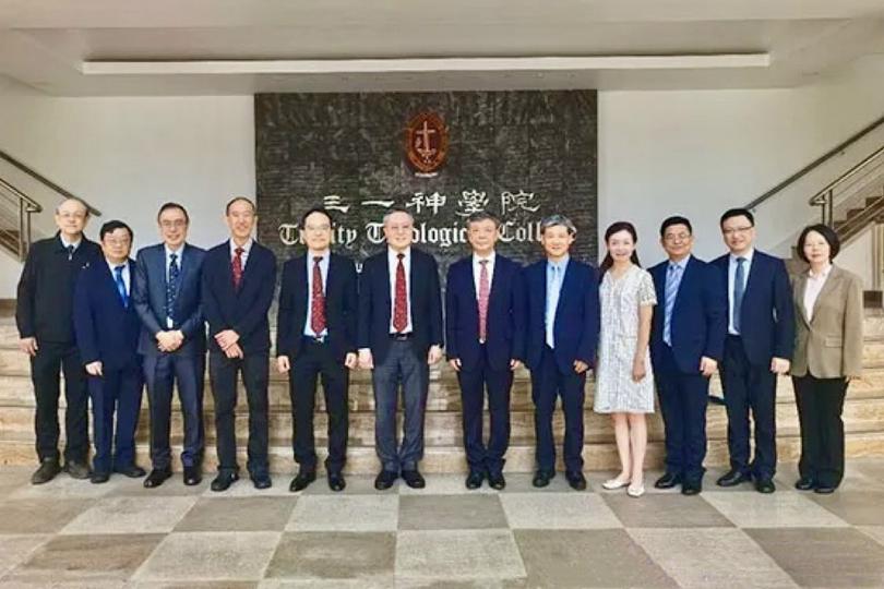 A commemorative photo was taken during the visit from Nanjing Union Theological Seminary to Trinity Theological College in Singapore from November 27 to 30, 2025.