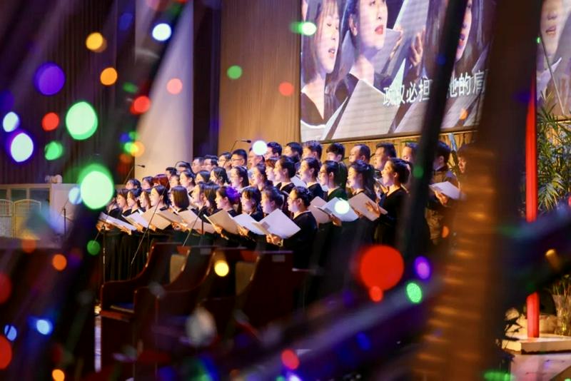Choir members staged a Christmas performance at a church in Beijing during the Christmas season of 2025.