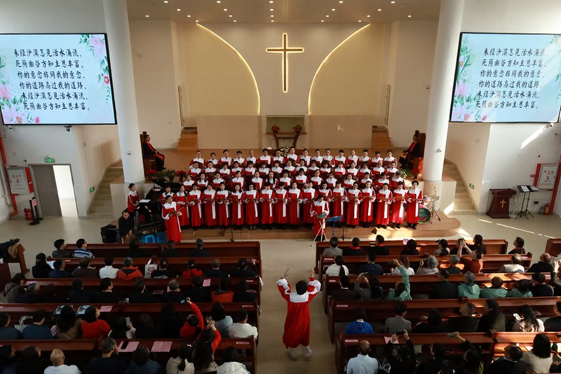 On January 17, 2026, Hecheng Church in Foshan, Guangdong, celebrated the dedication of its new sanctuary and the unveiling of the Liang Fa Memorial Hall.