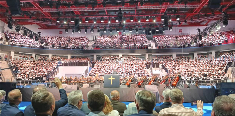 The massive choir was present on two levels on the preparatory evening, May 15, 2026, for the incoming "Festival of Hope" to be held by the Billy Graham Evangelistic Association in Minsk, Belarus, on the second and third days.