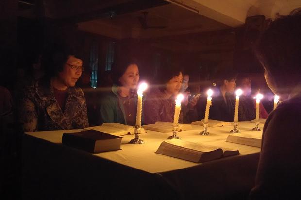 Shanghai Community Church Coworkers Meditated on the Lord's Super