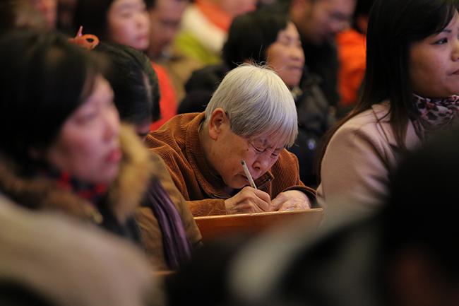 Congregation listening the sermon