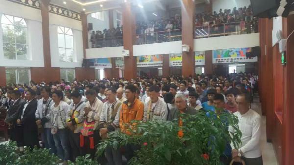 believers gather to worship