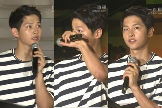 The “Descendants of the Sun” leading actor broke into tears during his Shanghai fan meeting on Saturday.