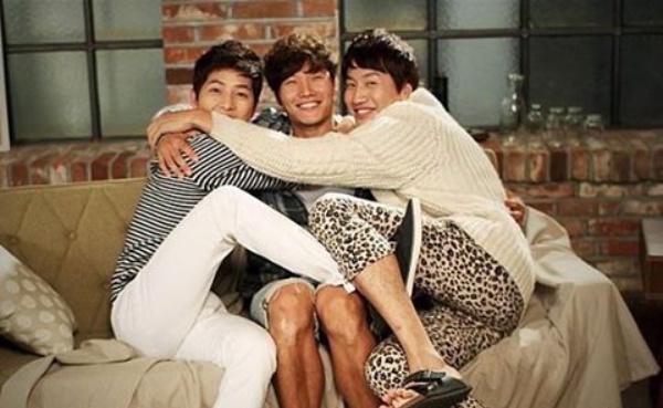 Song Joong Ki Shares How Kim Jong Kook And Lee Kwang Soo Take Selfie