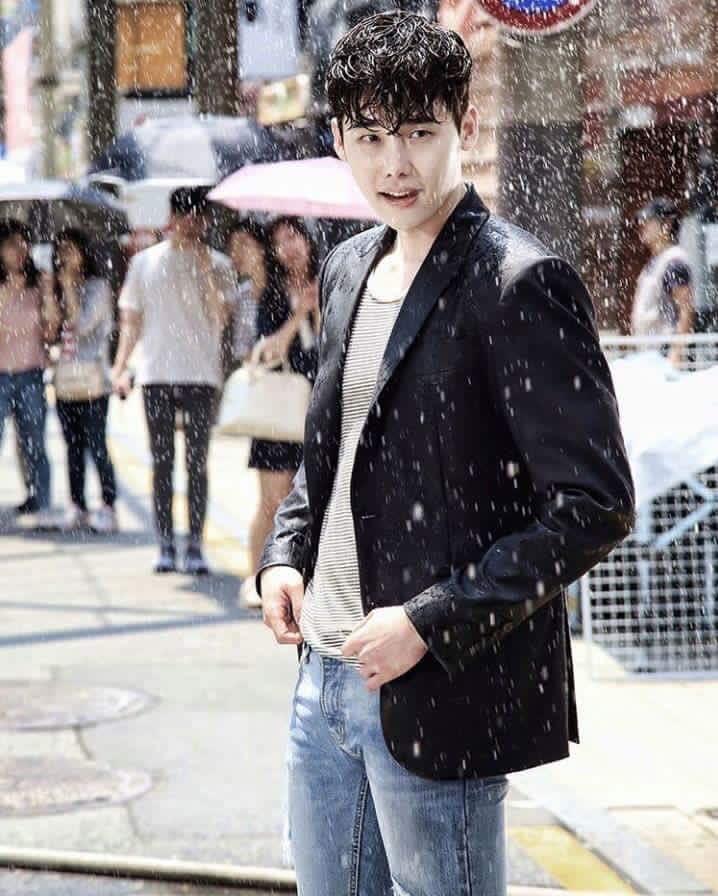 Lee Jong Suk 