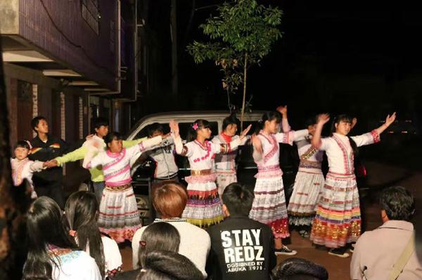 Outdoor worship held by a church of the Miao People