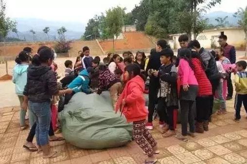 Church donate used clothes